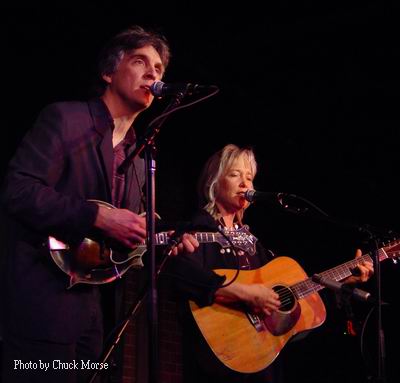 Photo of Laurie Lewis and Tom Rozum